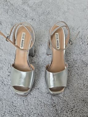 Steve Madden Metallic Silver Block Heel Sandals